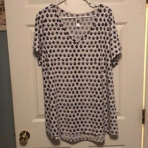 lularoe paw print christy tee